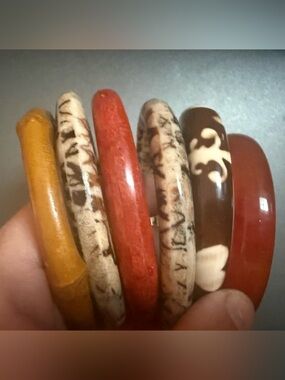 Vintage Boho Bangle Bracelet Lot – 6 Mixed Bone/Resin Bangles